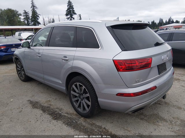 Audi Q7 3.0t Premium 2018 WA1VAAF76JD000800 Image 3