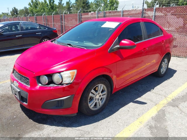 Chevrolet Sonic Lt Auto 2015 1G1JC5SG9F4210805 Image 2