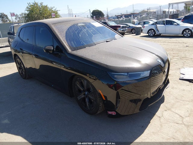 45557698 :رقم المزاد ، WB523CF08RCP46549 vin ، 2024 Bmw Ix Xdrive50 مزاد بيع