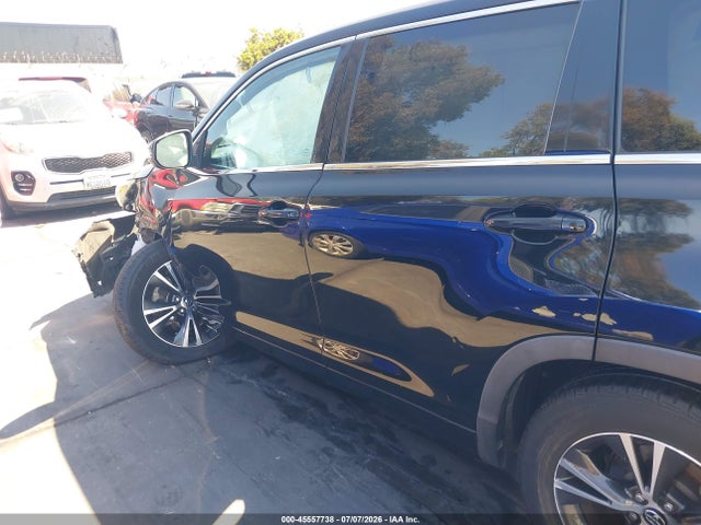 Toyota Highlander Le 2018 5TDZZRFH6JS256642 Image 14