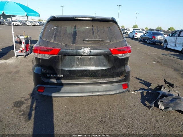 5TDZARFH5KS052293 Toyota Highlander Le