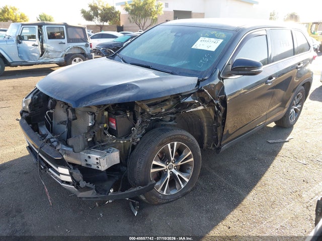5TDZARFH5KS052293 Toyota Highlander Le