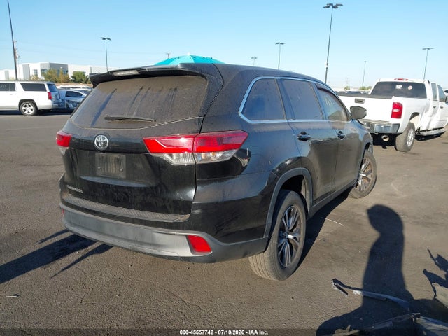 5TDZARFH5KS052293 Toyota Highlander Le