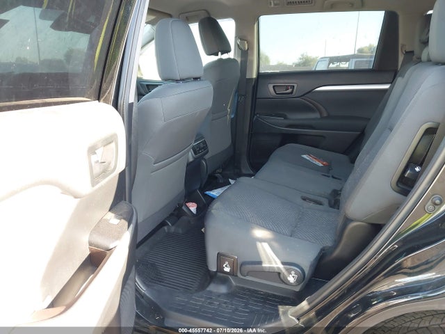 5TDZARFH5KS052293 Toyota Highlander Le