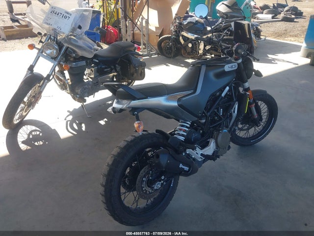 MD2JUJ402LC262480 Husqvarna Vitpilen 401/svartpilen 401
