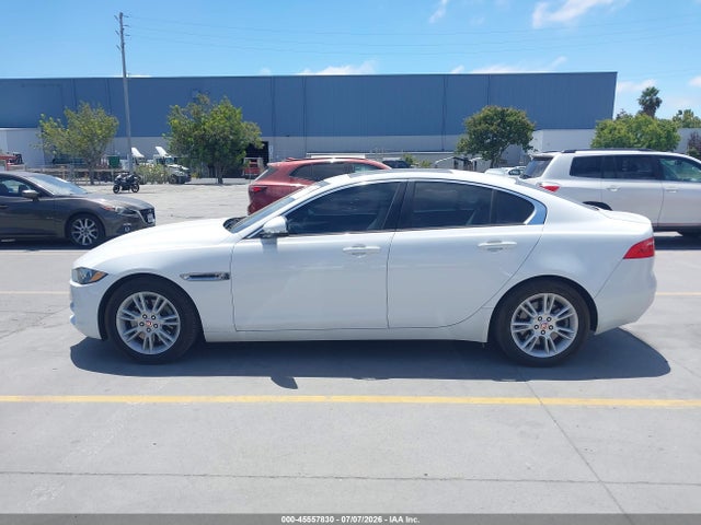 Jaguar Xe 25t Premium 2017 SAJAD4BG1HA965953 Image 14