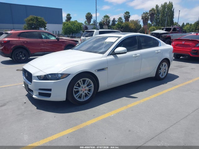 Jaguar Xe 25t Premium 2017 SAJAD4BG1HA965953 Image 2