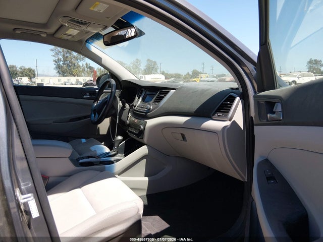 Hyundai Tucson Value 2017 KM8J33A27HU563608 Image 5