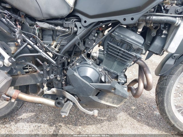 Kawasaki Kle300 C 2017 JKALE8C15HDA00739 Image 8