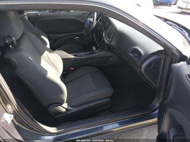 2C3CDZAG4HH503043 Dodge Challenger Sxt