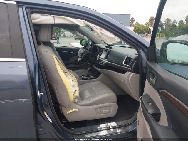 Toyota Highlander Limited V6 2014 5TDYKRFH8ES011699 Image 5
