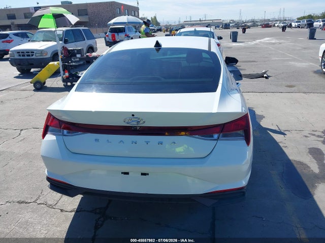 5NPLS4AG8MH002842 Hyundai ELANTRA SEL