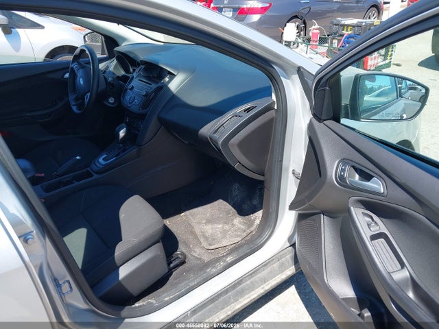 45558082 :رقم المزاد ، 1FADP3K24HL246403 vin ، 2017 Ford Focus Se مزاد بيع
