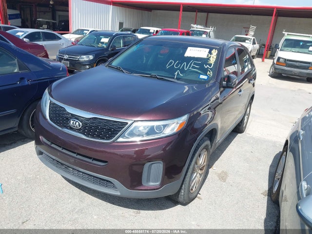 KIA SORENTO LX 2014 5XYKTCA6XEG547914 Image 2