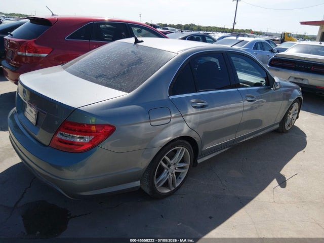 Продаж на аукціоні авто 2013 Mercedes-benz C 250 Sport, vin: WDDGF4HBXDR273321, номер лоту: 45558222
