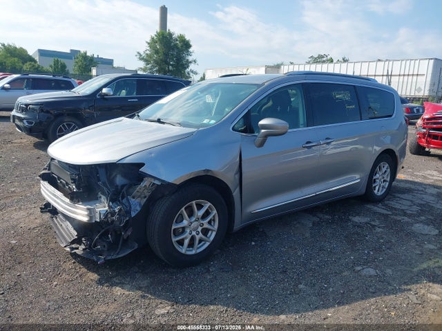 Chrysler Pacifica Touring L 2020 2C4RC1BGXLR285072 Image 2