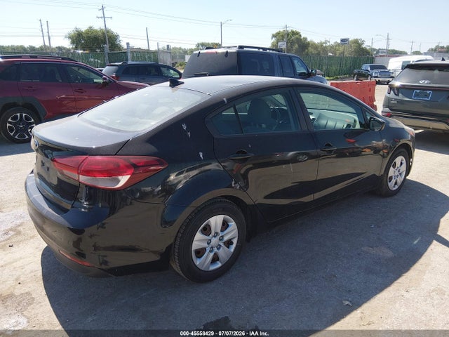 KIA FORTE LX 2017 3KPFK4A79HE059218 Image 4