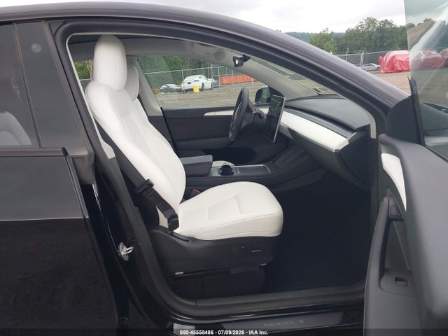 Продаж на аукціоні авто 2022 Tesla Model Y Long Range Dual Motor All-wheel Drive, vin: 7SAYGDEEXNF565443, номер лоту: 45558486