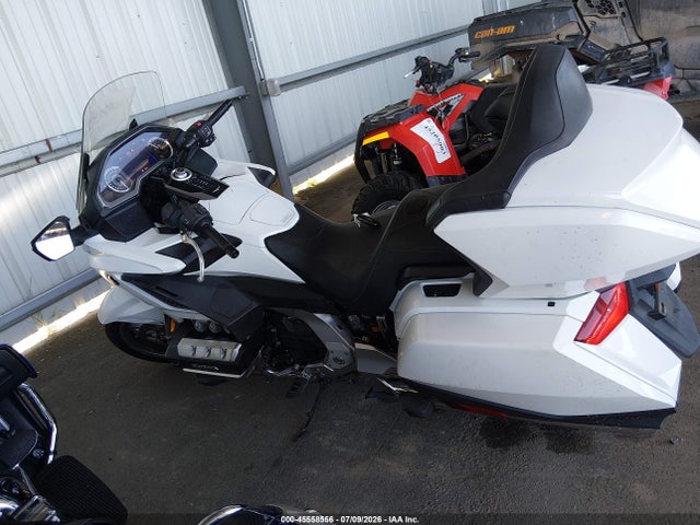 JH2SC7907JK001087 Honda GL1800