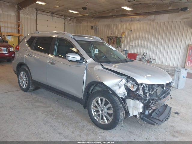 2017 Nissan Rogue Sv მანქანა იყიდება აუქციონზე, vin: 5N1AT2MV8HC771132, აუქციონის ნომერი: 45558625