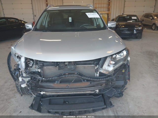 2017 Nissan Rogue Sv მანქანა იყიდება აუქციონზე, vin: 5N1AT2MV8HC771132, აუქციონის ნომერი: 45558625