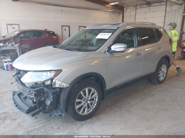 2017 Nissan Rogue Sv მანქანა იყიდება აუქციონზე, vin: 5N1AT2MV8HC771132, აუქციონის ნომერი: 45558625