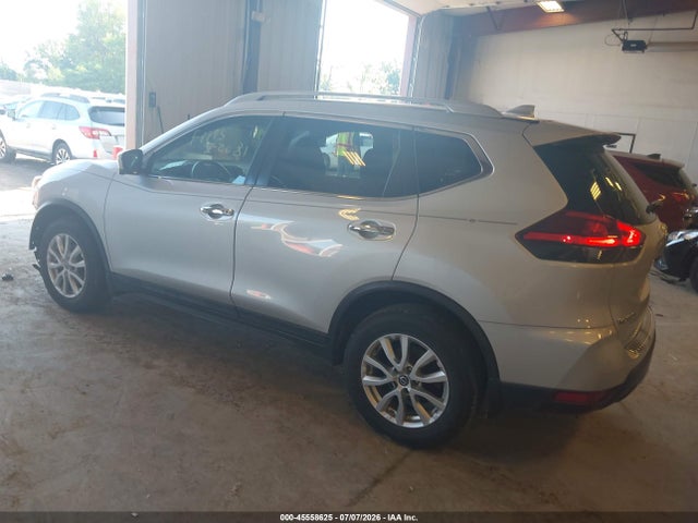 2017 Nissan Rogue Sv მანქანა იყიდება აუქციონზე, vin: 5N1AT2MV8HC771132, აუქციონის ნომერი: 45558625