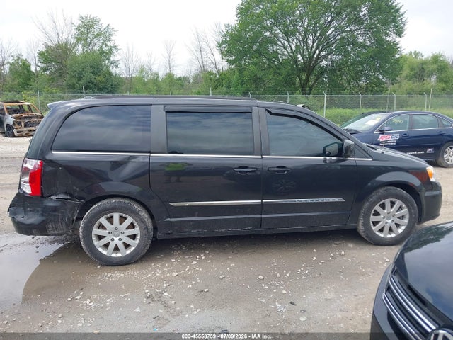 2015 Chrysler Town & Country Touring მანქანა იყიდება აუქციონზე, vin: 2C4RC1BG7FR573216, აუქციონის ნომერი: 45558759
