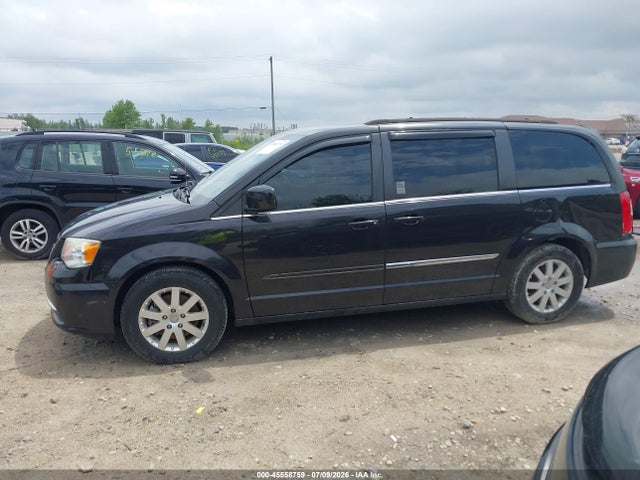 2015 Chrysler Town & Country Touring მანქანა იყიდება აუქციონზე, vin: 2C4RC1BG7FR573216, აუქციონის ნომერი: 45558759