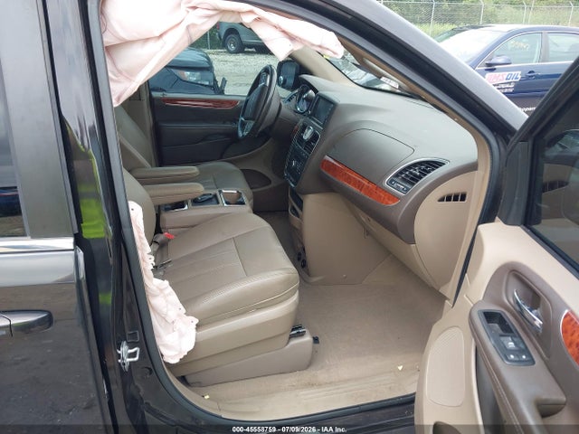 2015 Chrysler Town & Country Touring მანქანა იყიდება აუქციონზე, vin: 2C4RC1BG7FR573216, აუქციონის ნომერი: 45558759