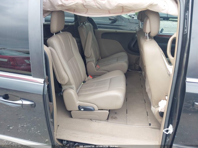 2015 Chrysler Town & Country Touring მანქანა იყიდება აუქციონზე, vin: 2C4RC1BG7FR573216, აუქციონის ნომერი: 45558759