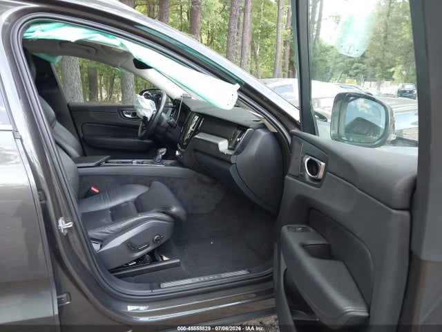 Aukcja sprzedaży 2019 Volvo Xc60 T5 Momentum, vin: LYV102RK2KB215566, numer aukcji: 45558829