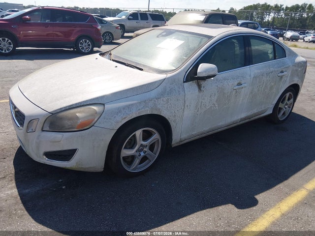 2013 Volvo S60 T5/t5 Platinum/t5 Premier/t5 Premier Plus მანქანა იყიდება აუქციონზე, vin: YV1612FS2D2180730, აუქციონის ნომერი: 45559076