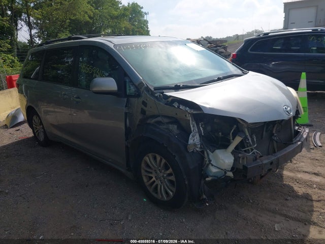 Продажа на аукционе авто 2015 Toyota Sienna Xle 8 Passenger, vin: 5TDYK3DC4FS539844, номер лота: 45559316