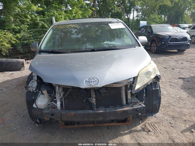 Продажа на аукционе авто 2015 Toyota Sienna Xle 8 Passenger, vin: 5TDYK3DC4FS539844, номер лота: 45559316