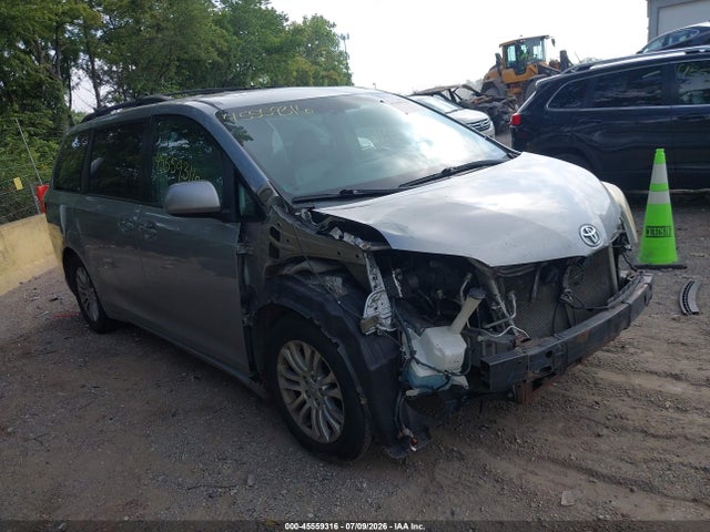 Продажа на аукционе авто 2015 Toyota Sienna Xle 8 Passenger, vin: 5TDYK3DC4FS539844, номер лота: 45559316