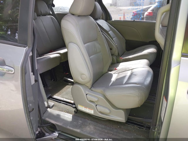 Продажа на аукционе авто 2015 Toyota Sienna Xle 8 Passenger, vin: 5TDYK3DC4FS539844, номер лота: 45559316