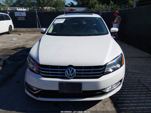 Aukcja sprzedaży 2015 Volkswagen Passat 2.0l Tdi Sel Premium, vin: 1VWCV7A34FC088765, numer aukcji: 45559381