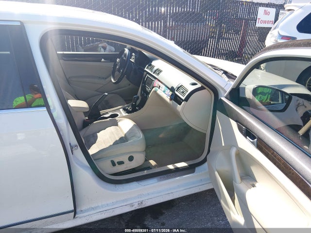 Aukcja sprzedaży 2015 Volkswagen Passat 2.0l Tdi Sel Premium, vin: 1VWCV7A34FC088765, numer aukcji: 45559381