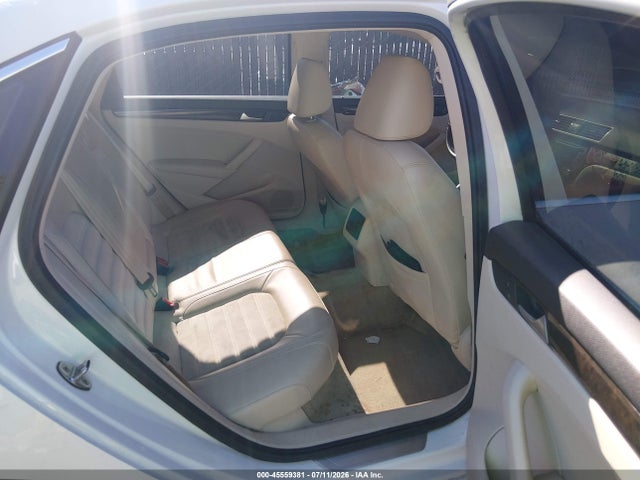 Aukcja sprzedaży 2015 Volkswagen Passat 2.0l Tdi Sel Premium, vin: 1VWCV7A34FC088765, numer aukcji: 45559381