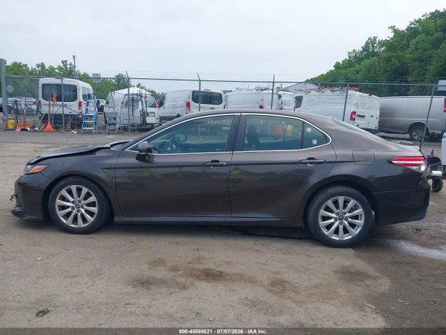 Продажа на аукционе авто 2018 Toyota Camry Le, vin: JTNB11HKXJ3067976, номер лота: 45559521