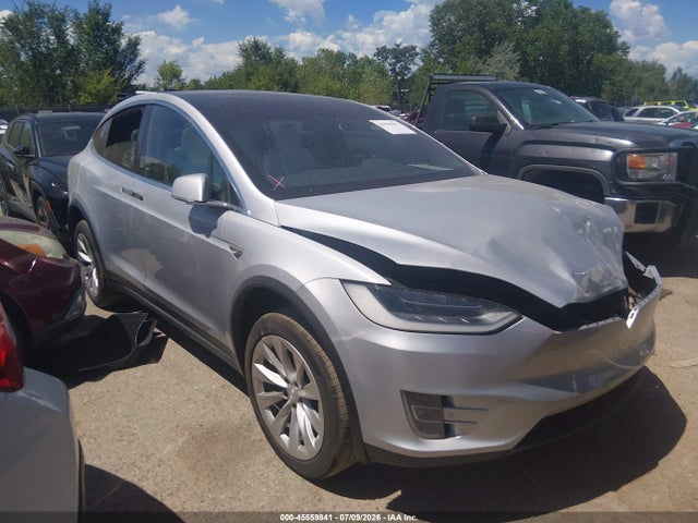 Продаж на аукціоні авто 2016 Tesla Model X 60d/70d/75d/90d/p100d, vin: 5YJXCBE27GF005722, номер лоту: 45559841