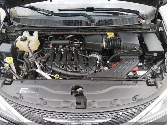 45559959 :رقم المزاد ، 2C4RC1BG6JR258822 vin ، 2018 Chrysler Pacifica Touring L مزاد بيع