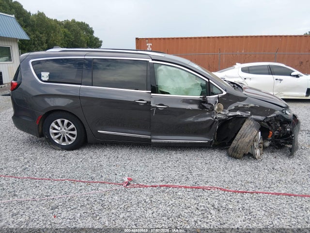45559959 :رقم المزاد ، 2C4RC1BG6JR258822 vin ، 2018 Chrysler Pacifica Touring L مزاد بيع