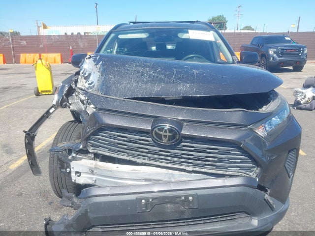 Toyota RAV4 LE 2019 JTMH1RFVXKJ013309 Image 11