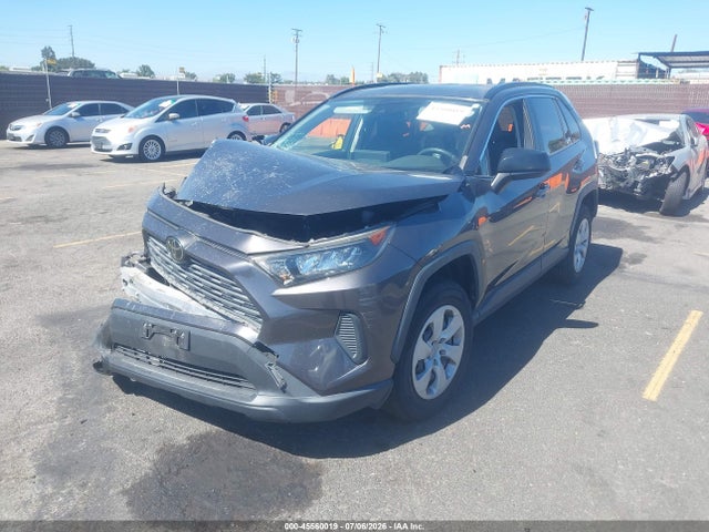 Toyota RAV4 LE 2019 JTMH1RFVXKJ013309 Image 2