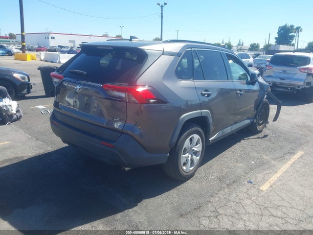 Toyota RAV4 LE 2019 JTMH1RFVXKJ013309 Image 4