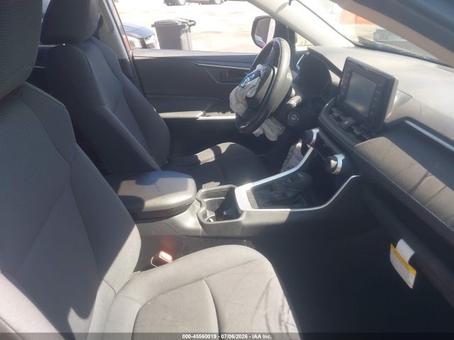 Toyota RAV4 LE 2019 JTMH1RFVXKJ013309 Image 5