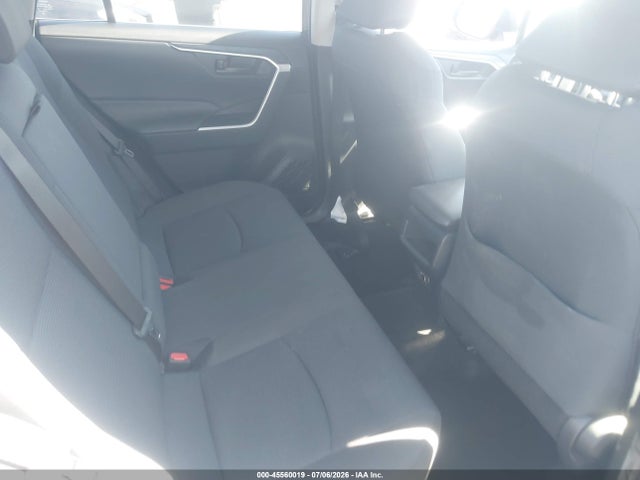 Toyota RAV4 LE 2019 JTMH1RFVXKJ013309 Image 8