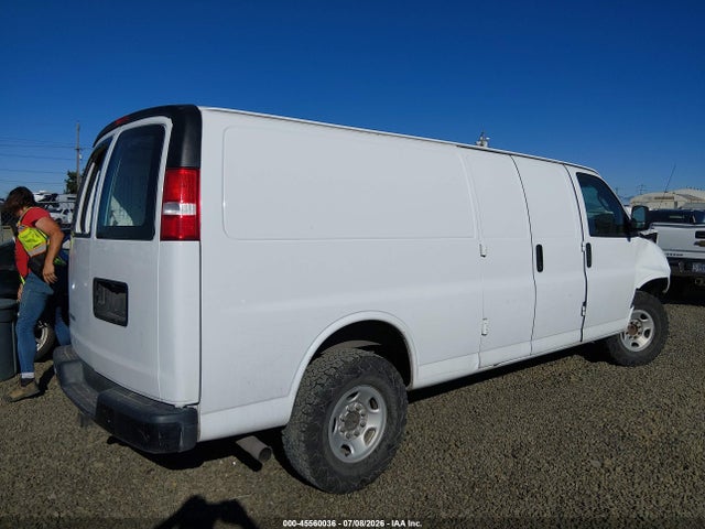 45560036 :رقم المزاد ، 1GCWGBFFXH1255953 vin ، 2017 Chevrolet Express 2500 1wt مزاد بيع